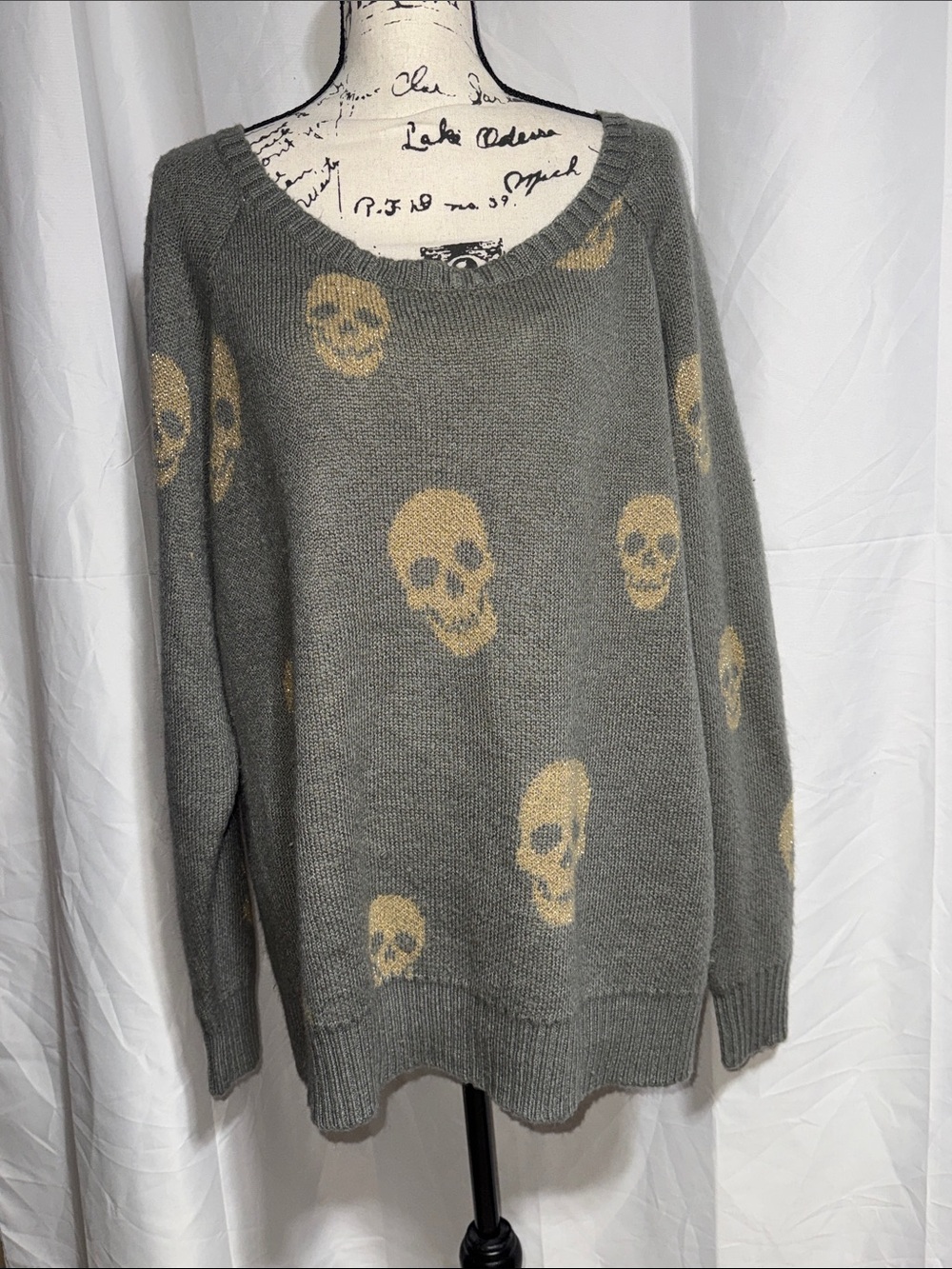 torrid Gray Sweater with Cream Skull Pattern - Scoop Neck